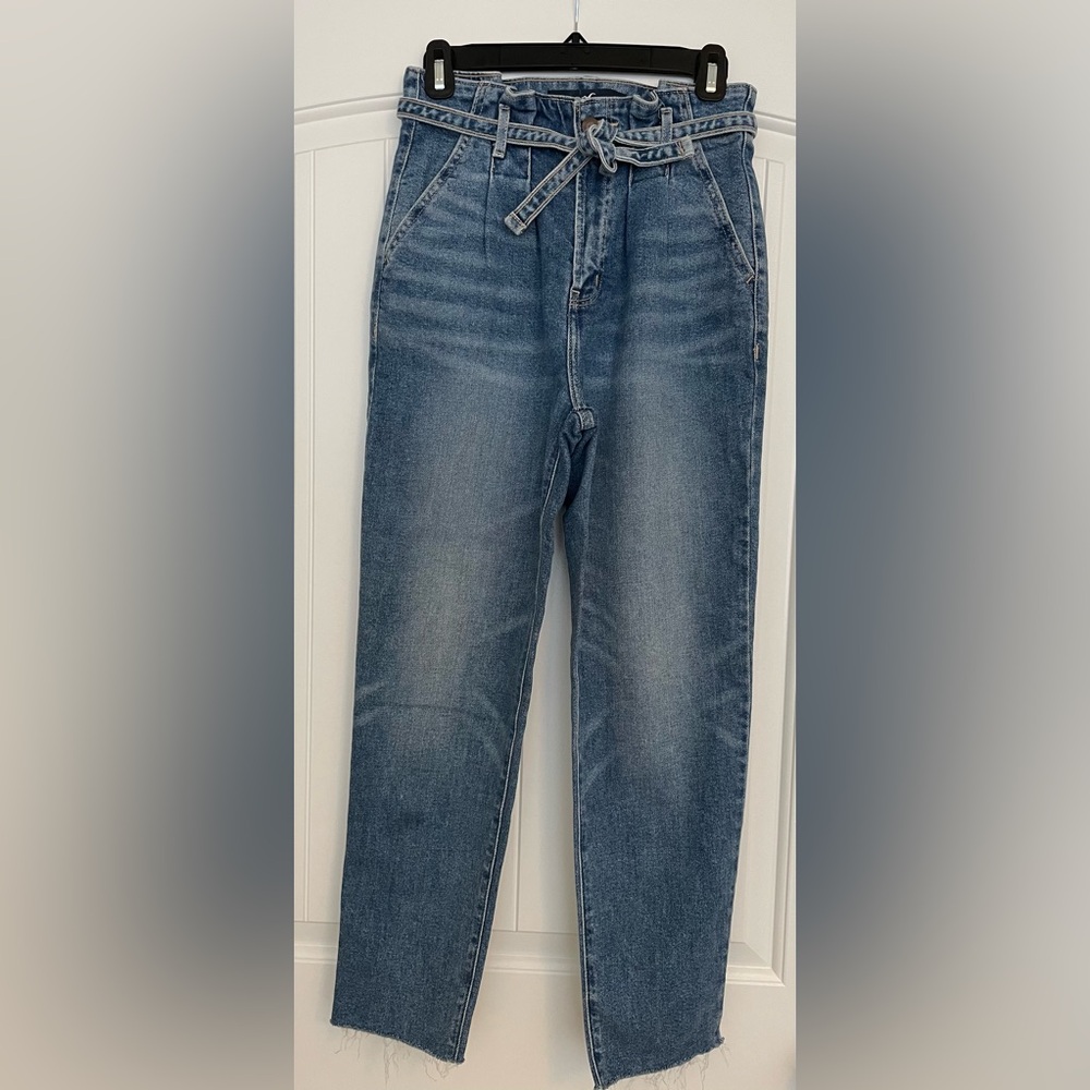 Hollister Jeans - Like NEW! Tie Belt & Fringe Leg